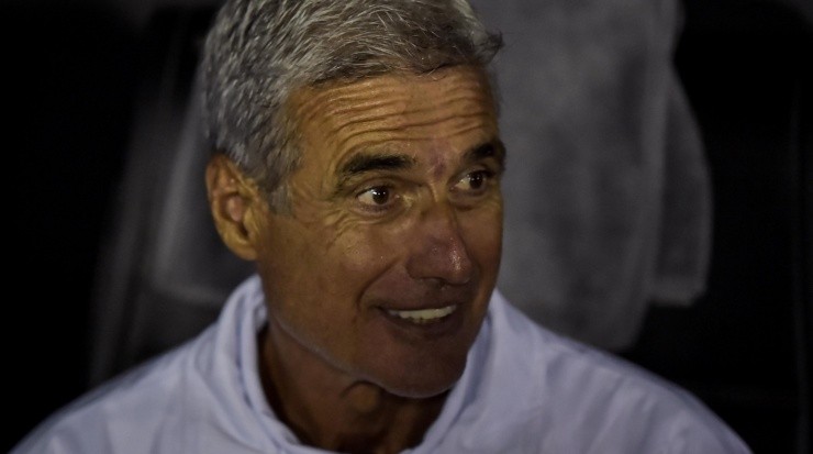 Foto: Thiago Ribeiro/AGIF - Luís Castro  está tendo um ótimo início de temporada no Botafogo