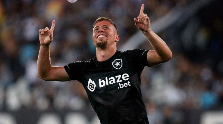 Foto: Vitor Silva/Botafogo/Divulgação - Lucas Fernandes: meia deve ser relacionado para o clássico
