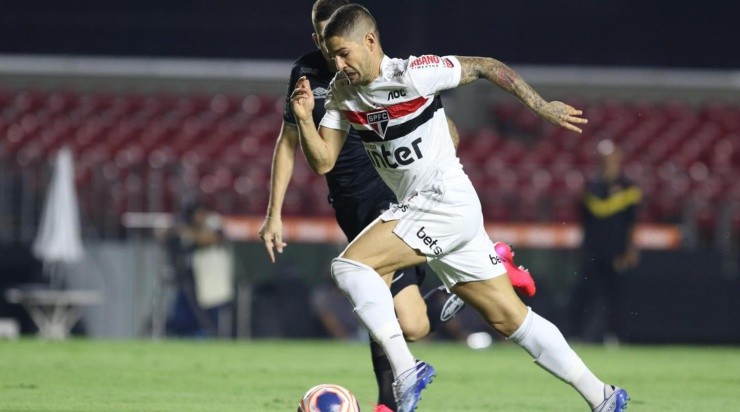 Foto: Rubens Chiri / saopaulofc.net / Divulgação - O atacante deseja voltar a atuar no São Paulo