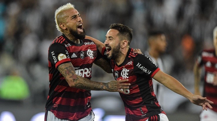 Foto: Thiago Ribeiro/AGIF - Everton Ribeiro deve dar lugar a Vidal no time titular