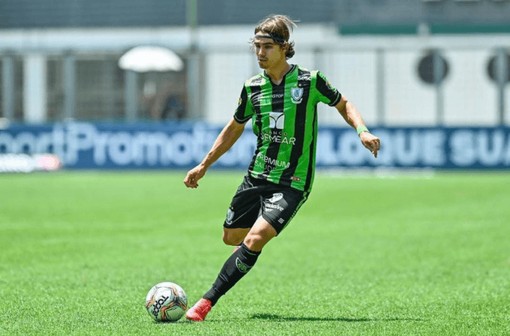Zé Ricardo em ação com a camisa do América-MG (Foto: Divulgação/América-MG)