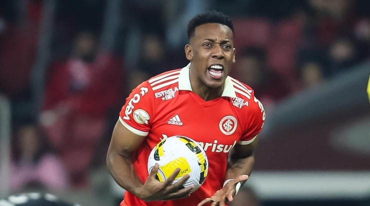 Foto: Pedro H. Tesch/AGIF - Moisés fez mais de 100 jogos pelo Inter.