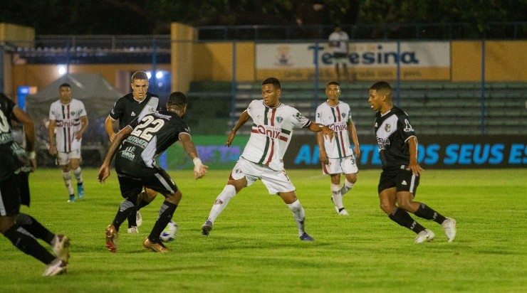 Foto: Aldo Carvalho/AGIF - Mateus Silva, Lucão (contra), Pablo Dyego e Jeh fizeram os gols da partida.