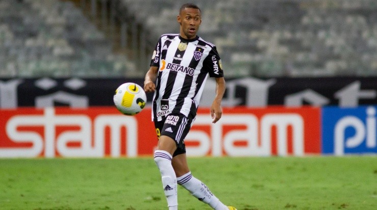 Foto: Fernando Moreno/AGIF - Ademir: atacante foi apontado como alvo do Grêmio