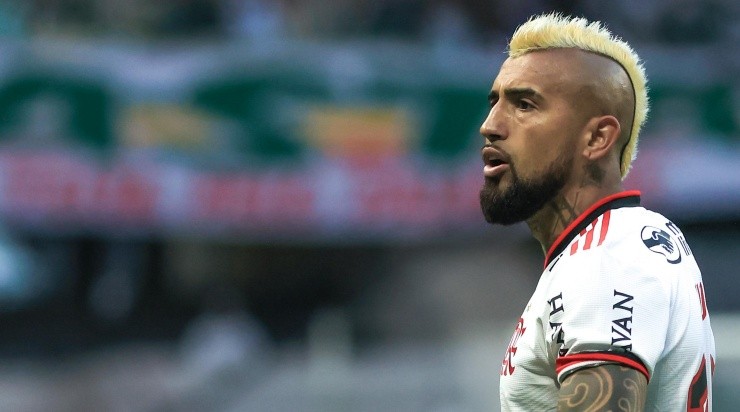 Foto: Marcello Zambrana/AGIF - Chileno coleciona polêmicas no Flamengo.