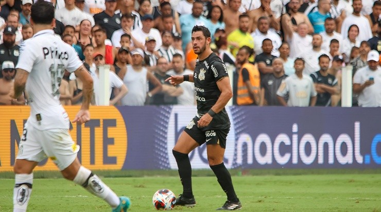 Foto: Fernanda Luz/AGIF - Giuliano afirmou que o Corinthians pode ganhar dois títulos no ano Foto: Fernanda Luz/AGIF - Giuliano afirmou que o Corinthians pode ganhar dois títulos no ano