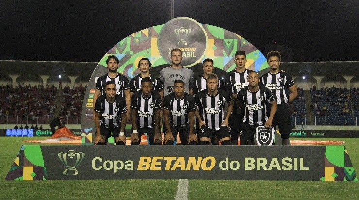 Foto: Vítor Silva/Botafogo - Time titular contra o Sergipe.