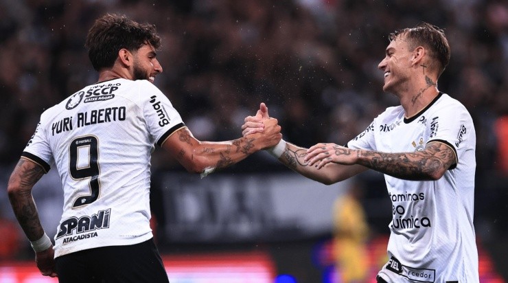 Foto: Ettore Chiereguini/AGIF - Guedes e Yuri somam 12 gols no estadual.