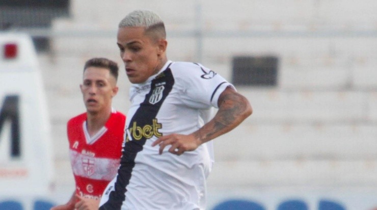 Foto: Rogério Capela/AGIF - Meio-campista jogou muito pela Ponte Preta.