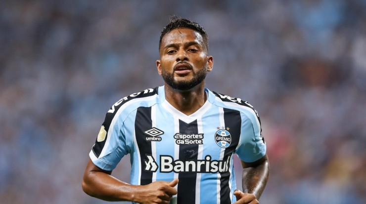  Foto: Pedro H. Tesch/AGIF - Reinaldo: lateral foi um dos 11 reforços contratados pelo Grêmio