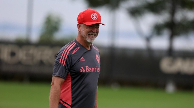 Foto: Ricardo Duarte/Internacional/Divulgação - Mano Menezes: técnico aguarda reforços no Inter