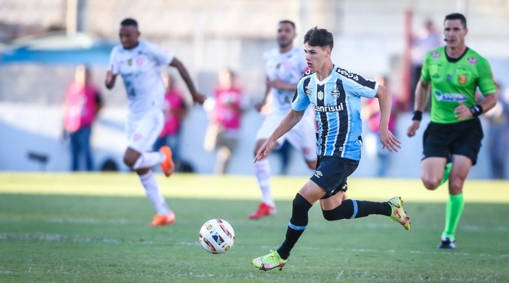 Foto: Lucas Uebel/Grêmio/Divulgação - Zinho: jovem vem agradando Renato nos bastidores do Grêmio