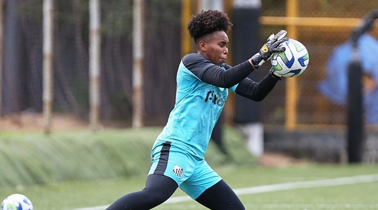 Foto: Pedro Ernesto Guerra Azevedo/Santos FC - Camila em treino das Sereias.