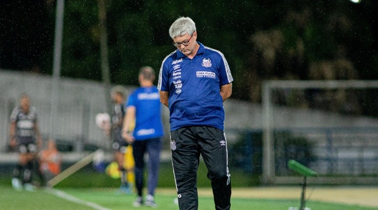 Foto: Abner Dourado/AGIF - Odair Hellmann ainda não conseguiu engatar uma boa sequência. Foto: Abner Dourado/AGIF - Odair Hellmann ainda não conseguiu engatar uma boa sequência.