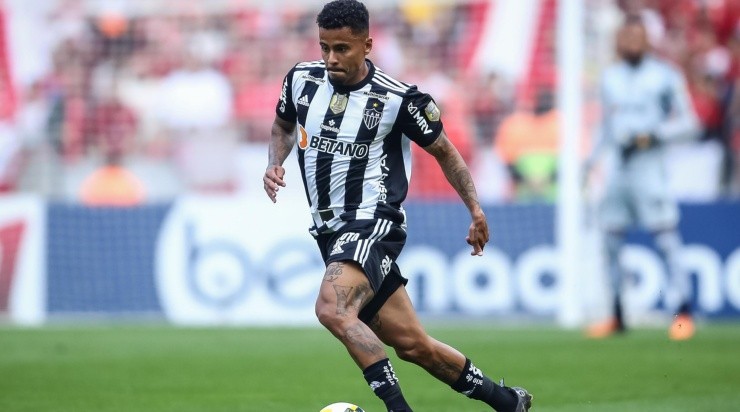 Foto: Pedro H. Tesch/AGIF - O meio-campista está no radar do Palmeiras