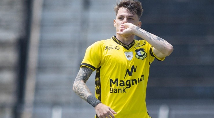 Foto: Diogo Reis/AGIF - Destaque do São Bernardo, Barletta está contratado pelo Corinthians