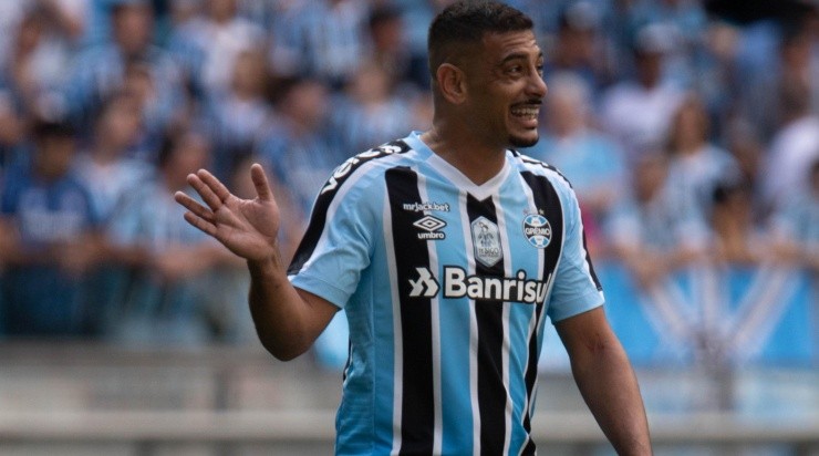 Foto: Maxi Franzoi/AGIF - Centroavante deve abandonar os gramados após o fim do Gauchão