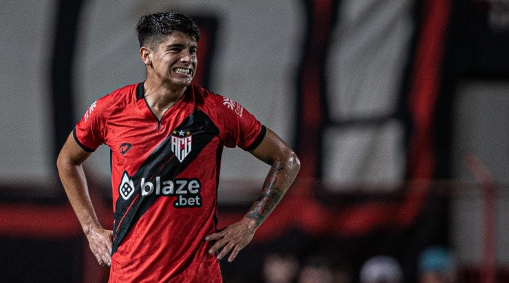 Foto: Heber Gomes/AGIF - Araos foi um dos reforços contratados. 