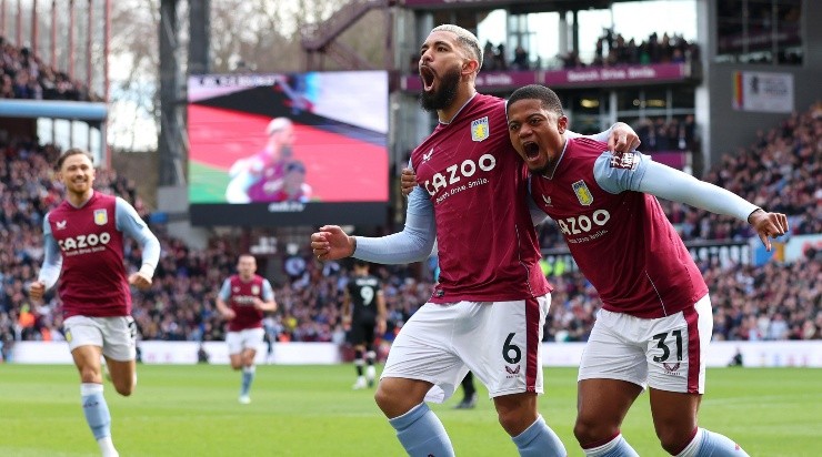 Foto: Marc Atkins/Getty Images - DG comemorando com seus companheiros de Villa.