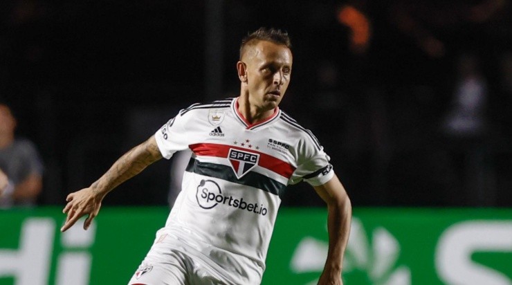 Foto: Marcello Zambrana/AGIF - Rafinha quase não atuou em 2023. Foto: Marcello Zambrana/AGIF - Rafinha quase não atuou em 2023.