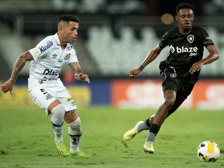 Jorge Rodrigues/AGIF – Jeffinho atuando pelo Botafogo