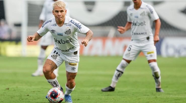 Foto: Marcello Zambrana/AGIF - Soteldo é o grande nome do Peixe