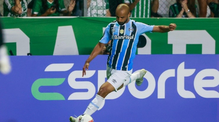 Foto: Luiz Erbes/AGIF - O Bahia tentou a contratação do meio-campista