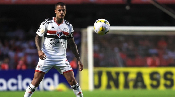 Foto: Marcello Zambrana/AGIF - Diego Costa: zagueiro ficará à disposição de Ceni no São Paulo Foto: Marcello Zambrana/AGIF - Diego Costa: zagueiro ficará à disposição de Ceni no São Paulo