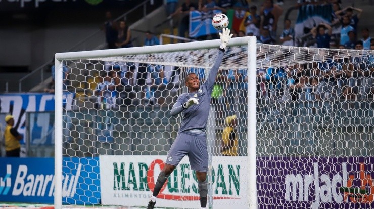 Foto: Fernando Alves/AGIF - Adriel vem sendo o goleiro titular de Renato Gaúcho