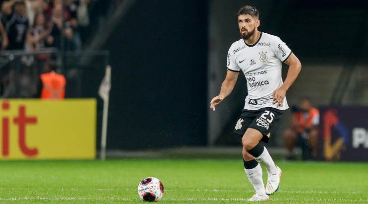 Foto: Marcello Zambrana/AGIF - Bruno Méndez: situação do zagueiro é a mais próxima de ser resolvida