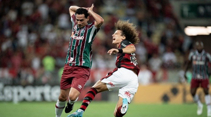 Foto: Jorge Rodrigues/AGIF - David Luiz em ação contra o Flu de PH Ganso.