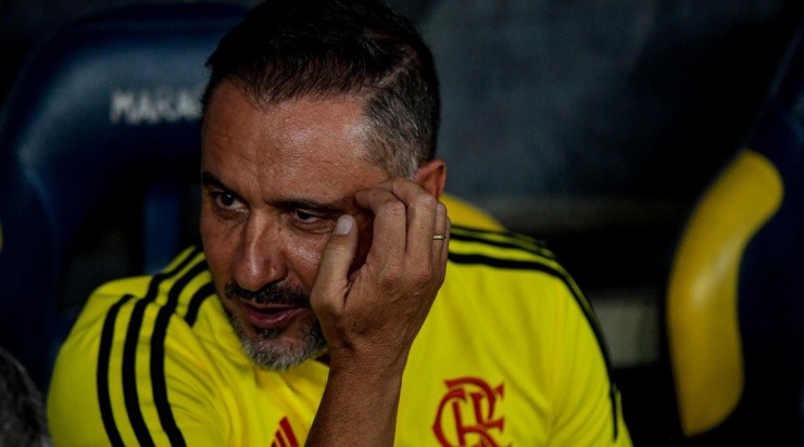 Foto: Thiago Ribeiro/AGIF - Vítor Pereira foi garantido no cargo por Marcos Braz