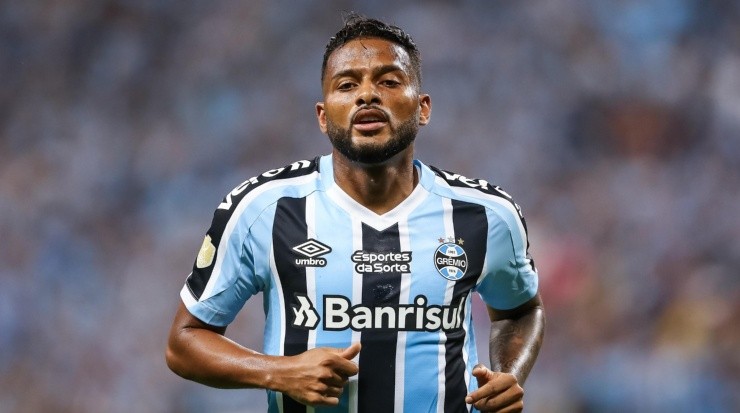 Foto: Pedro H. Tesch/AGIF - Reinaldo perdeu uma penalidade na classificação do Grêmio