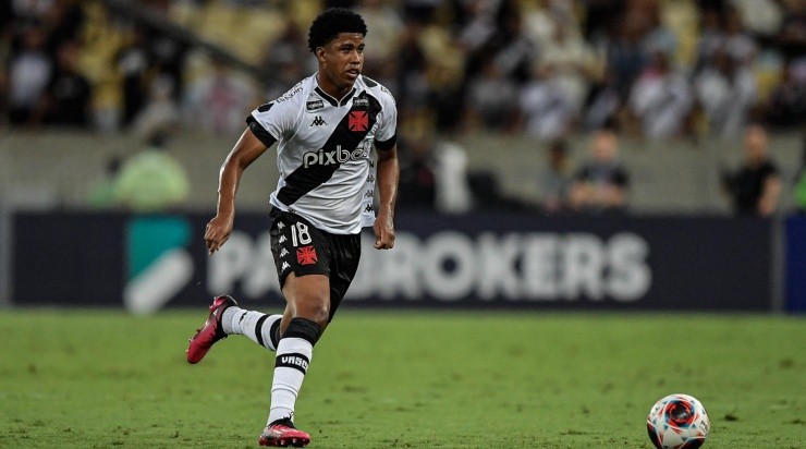 Foto: Thiago Ribeiro/AGIF - Andrey Santos tem contrato com o Vasco até o meio do ano