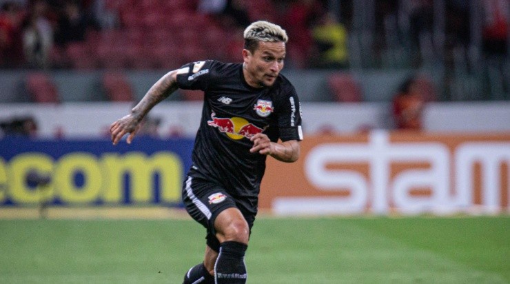 Artur continua na mira do Palmeiras. Foto:Maxi Franzoi/AGIF