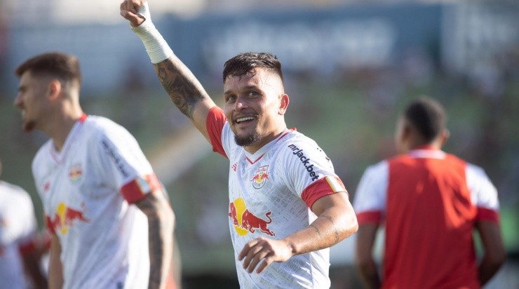 Foto: Diogo Reis/AGIF - Artur acertou sua volta para o Palmeiras