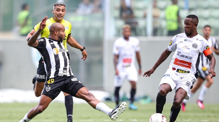 Foto: Gilson Junio/AGIF - Fumaça em ação pelo Campeonato Mineiro.