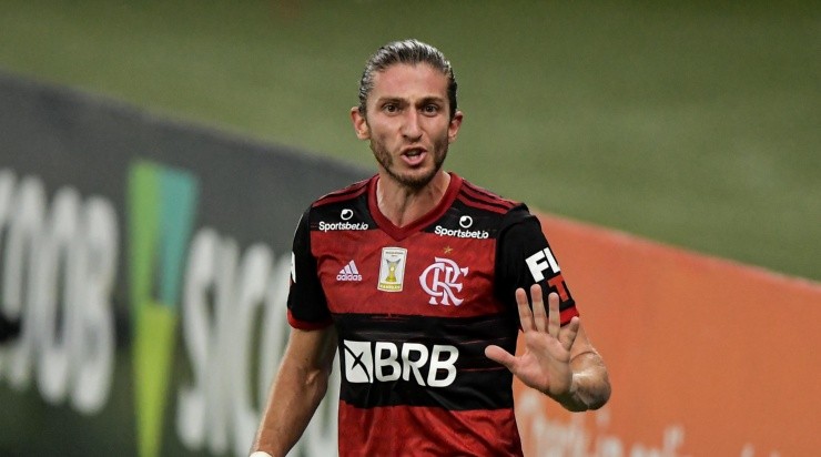 Foto: Thiago Ribeiro/AGIF - Lateral quer seguir no futebol e pode, inclusive, ganhar cargo no Flamengo.