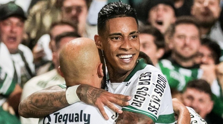 Foto: Robson Mafra/AGIF - Alef Manga foi o foco dos torcedores no confronto contra o Sport