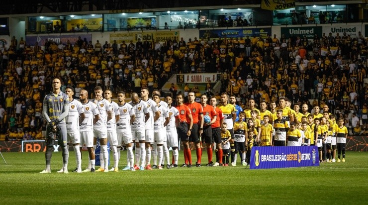 Foto: Rafael Bandeira / SCR - Equipes antes da bola rolar.