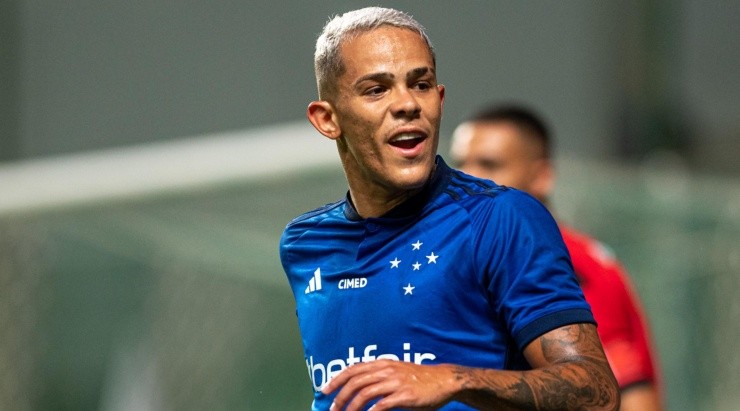 Foto: Alessandra Torres/AGIF - Wallisson deve ficar com a vaga de Ramiro no meio de campo