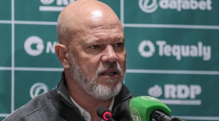 Foto: Robson Mafra/AGIF - Zago: técnico projetou retorno de Alef Manga ao time do Coritiba