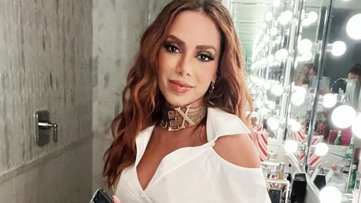 Anitta abre su corazón, respira y preocupa a fans en redes sociales