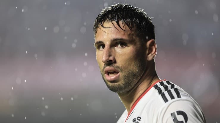 Rogério Ceni anuncia e São Paulo tem novo camisa 9 para substituir Calleri