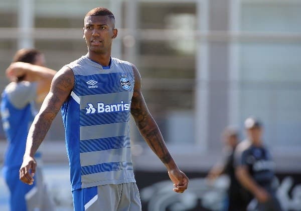 Empresário confirma interesse do Grêmio em meio-campista revelado no clube