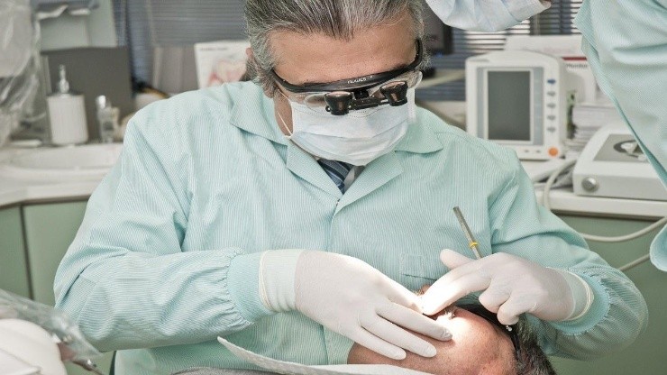Dentistas também reforçam a necessidade do uso de protetores bucais para a prática de esportes