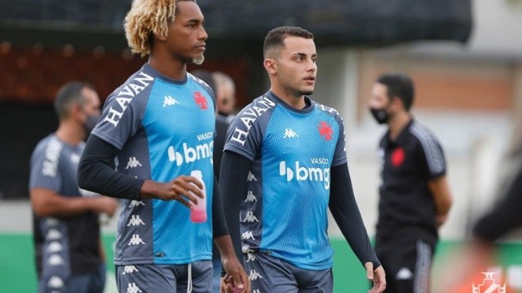 Foto: Rafael Ribeiro / Vasco - MT (izquierda) entró en el radar del Atlético-PR para 2022, informa UOL Esporte