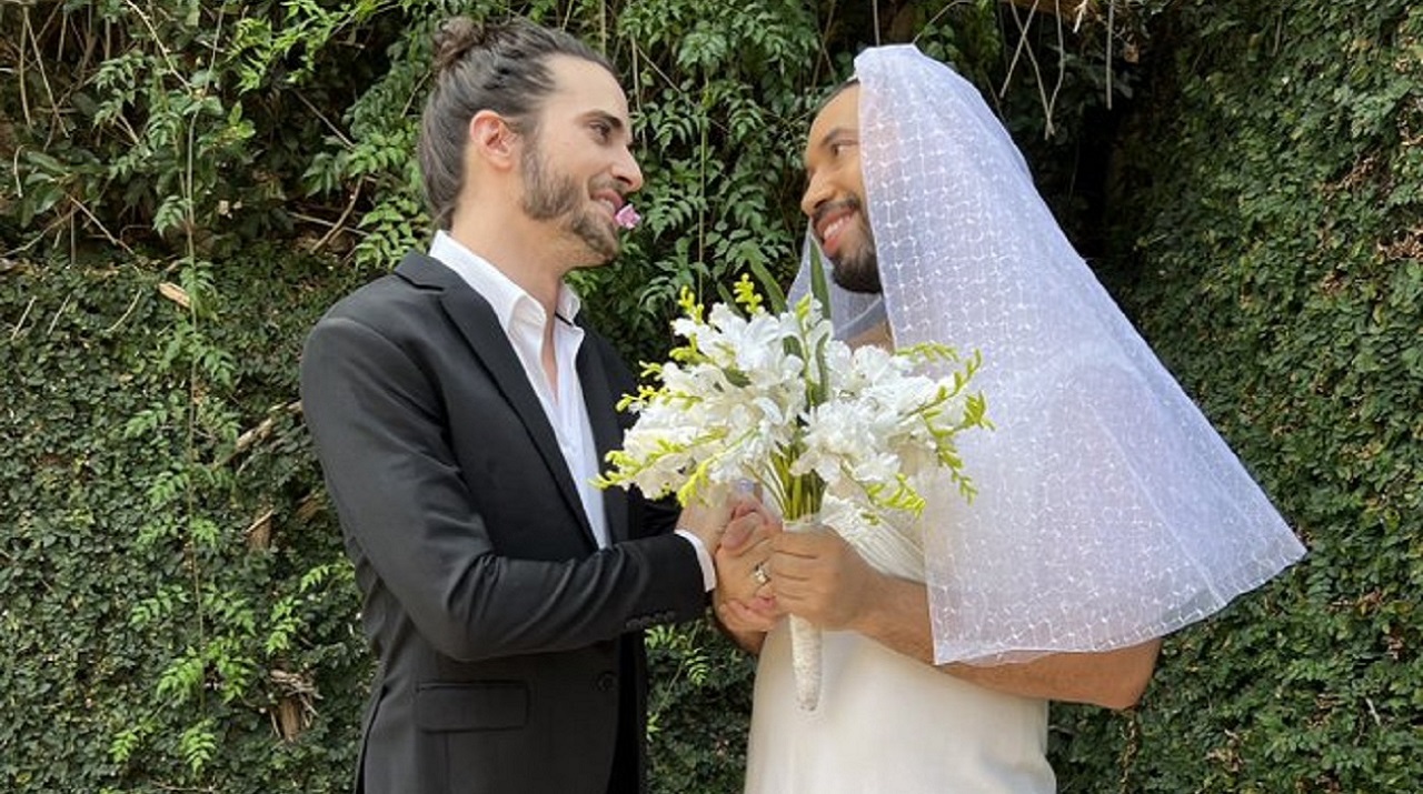 Fiuk se casa com Gil do Vigor em vídeo