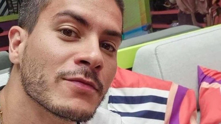 Arthur ha colgado una publicación para informar que se mantendrá alejado de las redes sociales.  Foto: Instagram oficial del actor / Globo