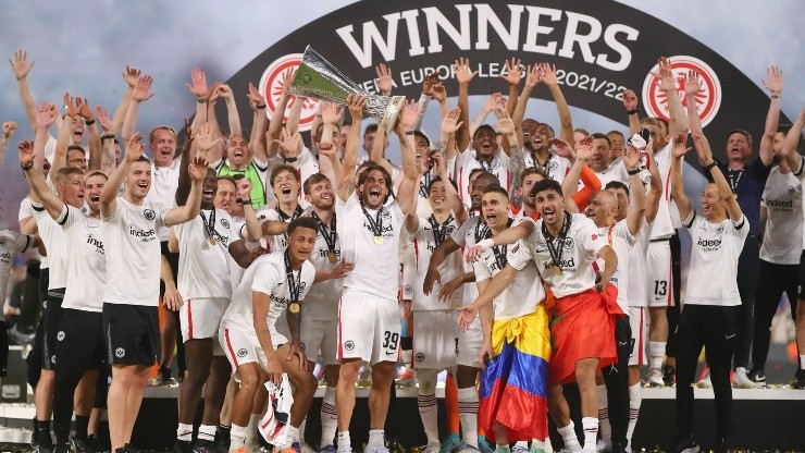 Eintracht Frankfurt é o campeão da Liga Europa de 2021-22